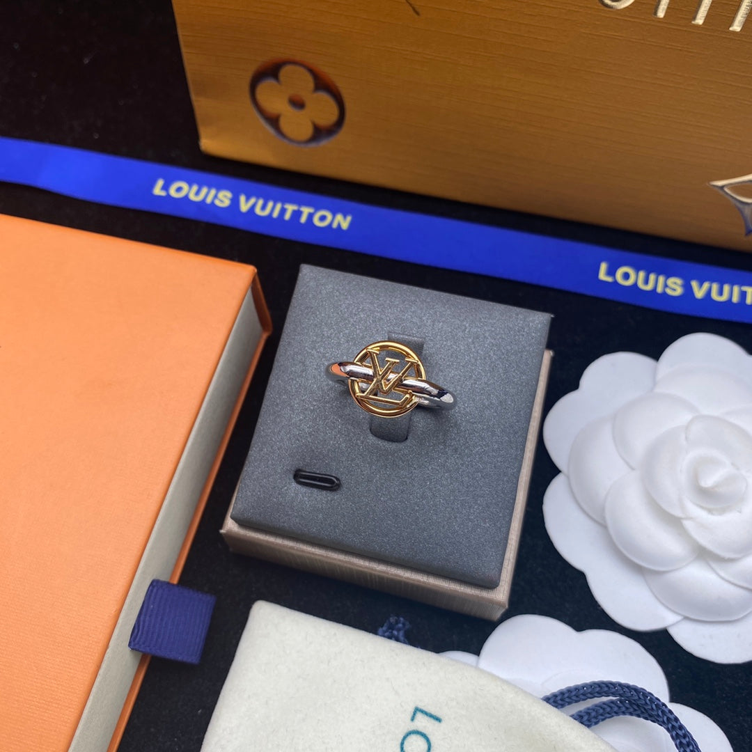 18K Louis Vuitton Vintage Ring